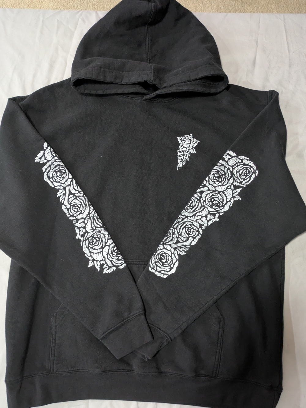 SkizoDraws Rose & Bones Sleeve Hoodie Black Pullover Size L